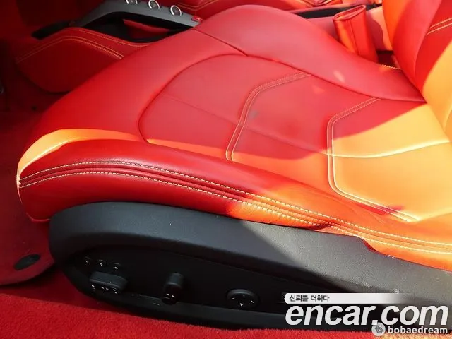 Ferrari 488 2019 thumb 9