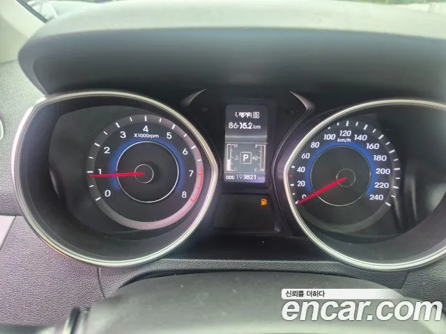 Hyundai Avante 2013 thumb 3