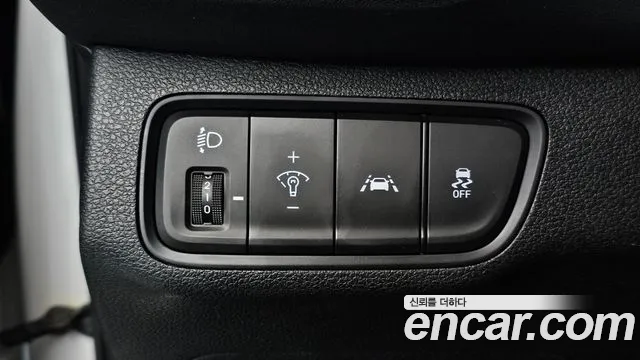 Hyundai Santa Fe 2018 thumb 4