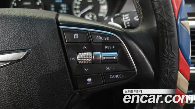 Genesis G90 2017 thumb 3