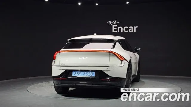 Kia EV6 2023 thumb 8