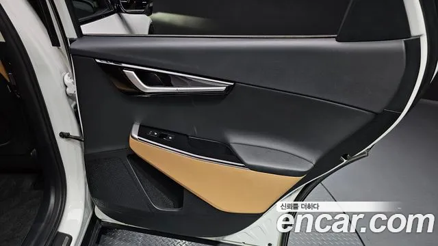 Kia EV6 2023 thumb 9