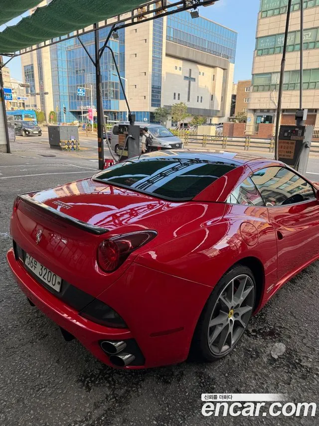 Ferrari California 2009 thumb 11