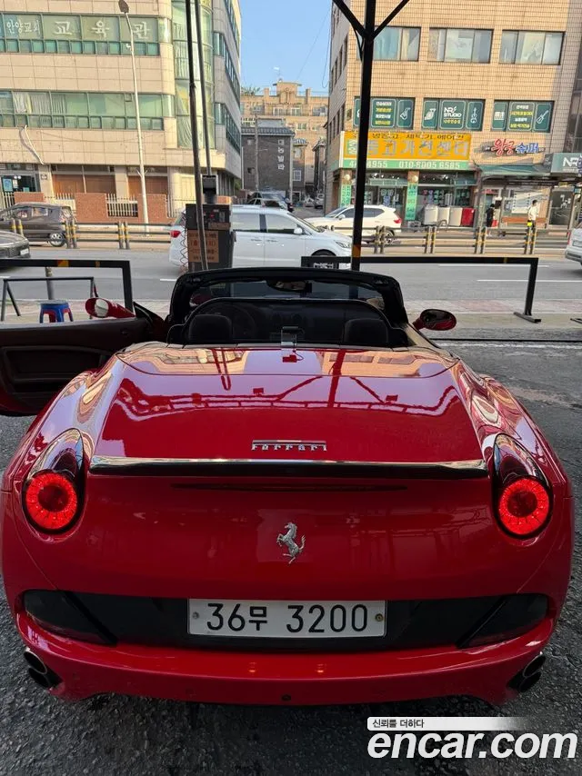 Ferrari California 2009 thumb 8