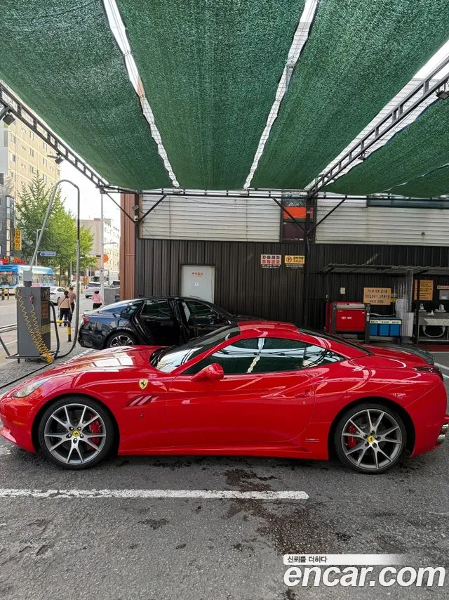 Ferrari California 2009 thumb 2