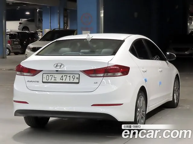 Hyundai Avante 2018 thumb 8