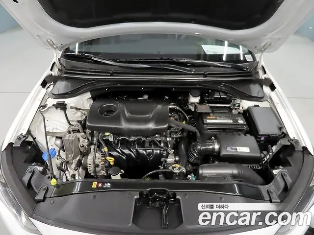 Hyundai Avante 2018 thumb 5