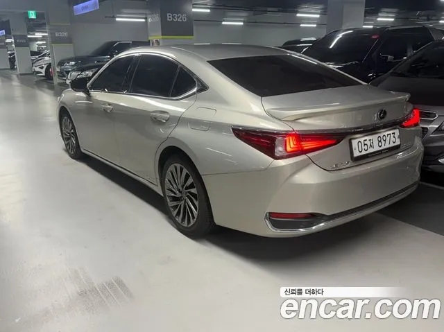 Lexus ES 2018 thumb 12