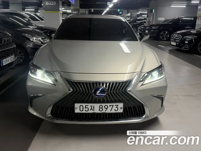 Lexus ES 2018 thumb 10