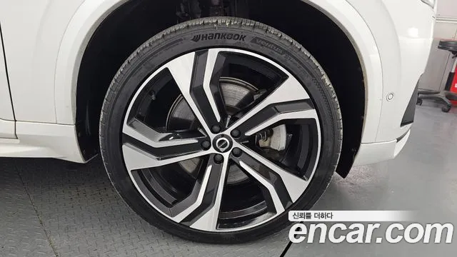 Volvo XC90 2020 thumb 10