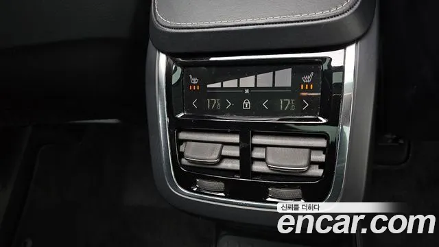 Volvo XC90 2020 thumb 4