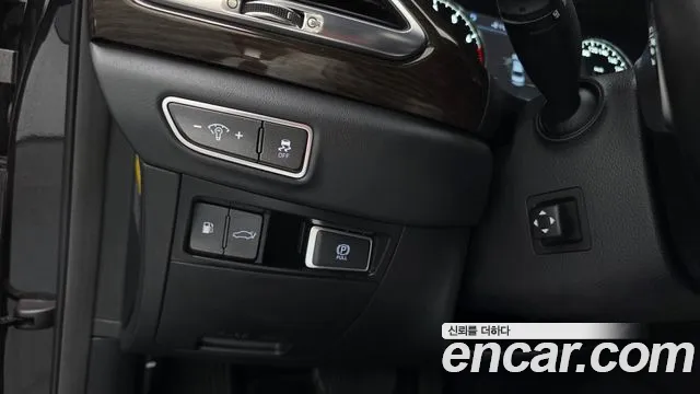 Genesis G90 2017 thumb 4