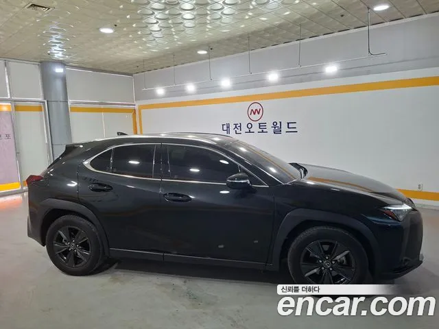 Lexus UX 2024 thumb 7