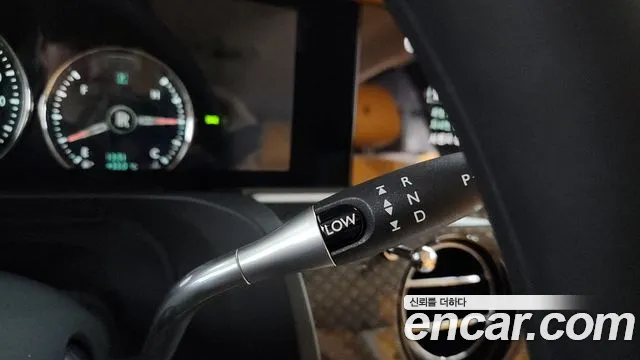 Rolls-Royce Ghost 2024 thumb 5