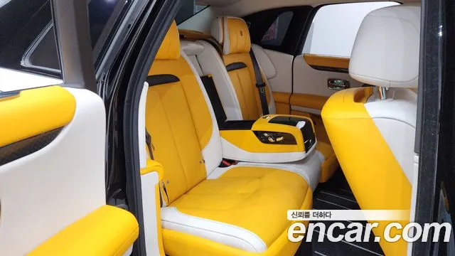 Rolls-Royce Ghost 2024 thumb 4