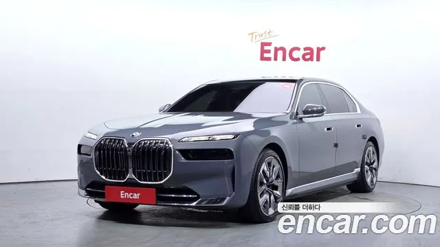 BMW i7 2023 thumb 9