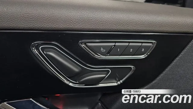 Lincoln Corsair 2022 thumb 10