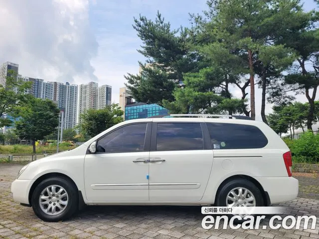 Kia Carnival 2013 thumb 9