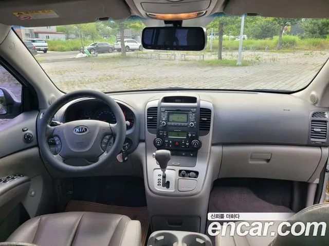 Kia Carnival 2013 thumb 3