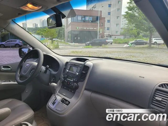 Kia Carnival 2013 thumb 5