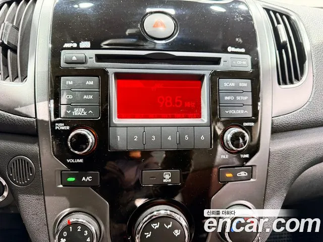 Kia Carens 2009 thumb 8