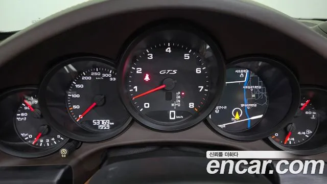 Porsche 911 2019 thumb 10