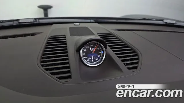 Porsche 911 2019 thumb 11