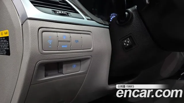 Hyundai Genesis 2015 thumb 2