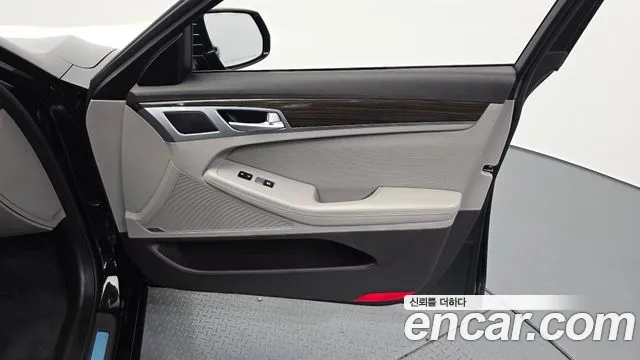 Hyundai Genesis 2015 thumb 4