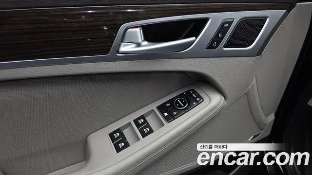 Hyundai Genesis 2015 thumb 6