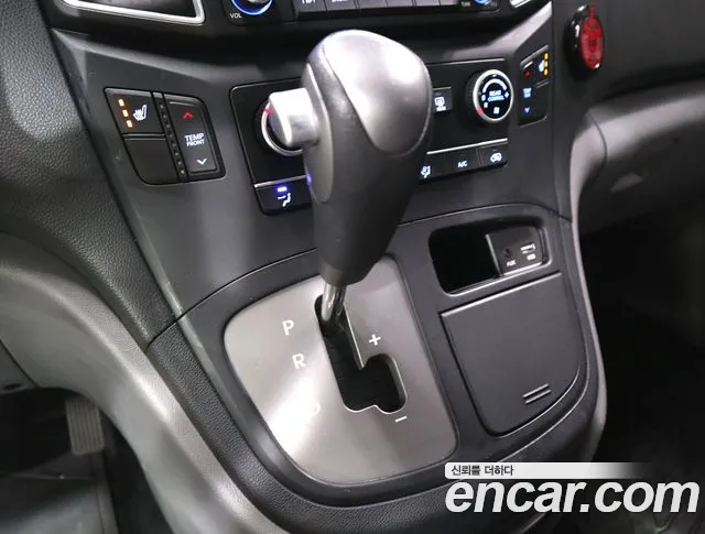 Hyundai Starex 2018 thumb 4