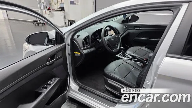 Hyundai Avante 2018 thumb 10