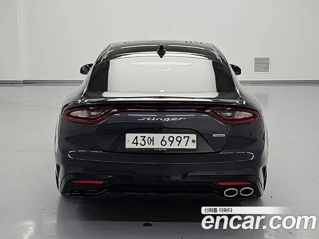 Kia Stinger 2018 thumb 2