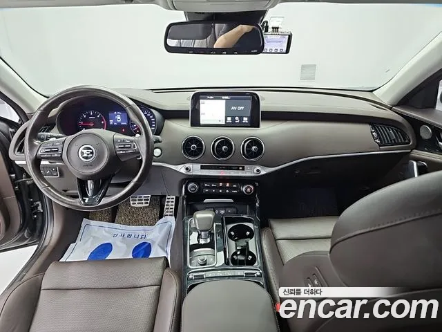 Kia Stinger 2018 thumb 8