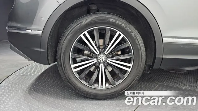 Volkswagen Tiguan 2019 thumb 8