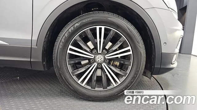 Volkswagen Tiguan 2019 thumb 5