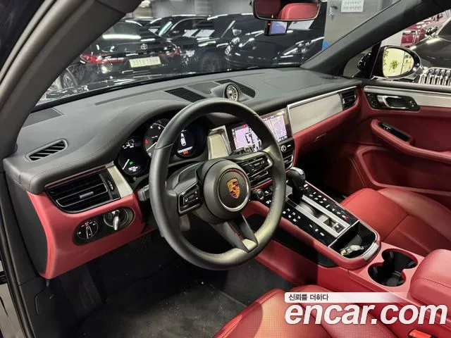 Porsche Macan 2022 thumb 12