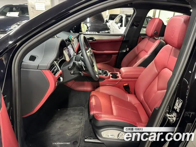 Porsche Macan 2022 thumb 5