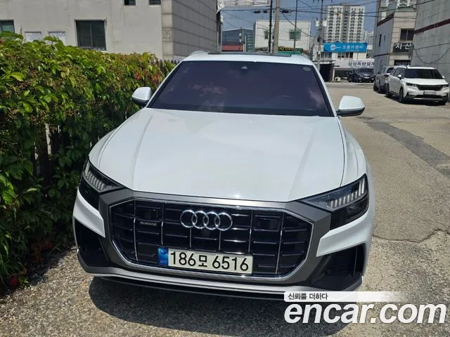 Audi Q8 2021 thumb 10