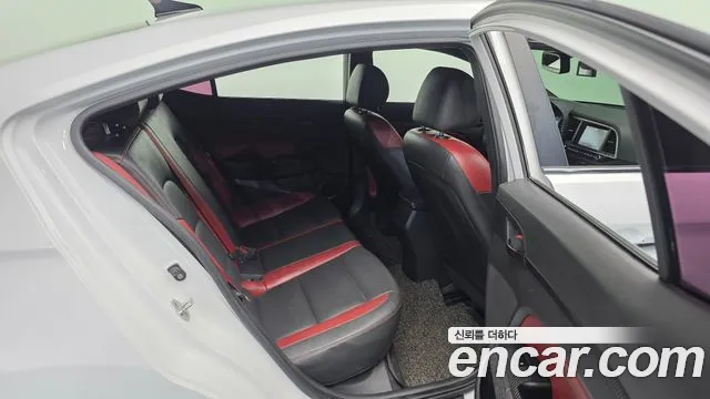 Hyundai Avante 2016 thumb 4