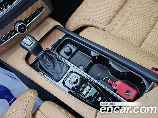 Volvo XC90 2018 thumb 8