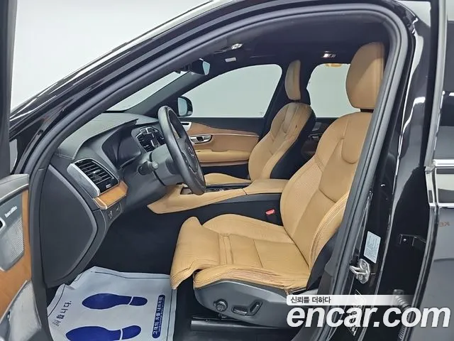 Volvo XC90 2018 thumb 12
