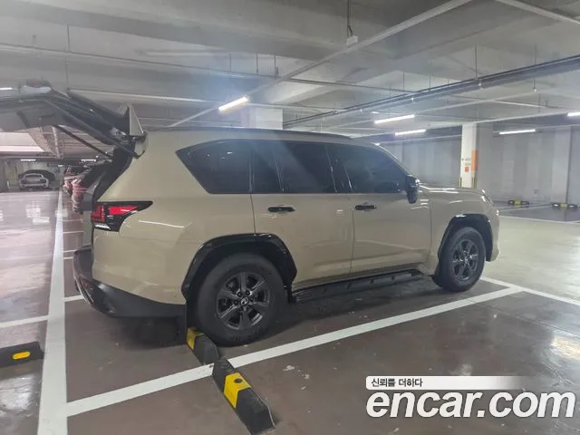 Lexus LX 2025 thumb 6