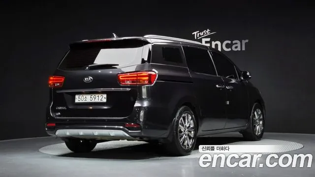 Kia Carnival 2018 thumb 8