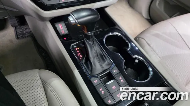 Kia Carnival 2018 thumb 4