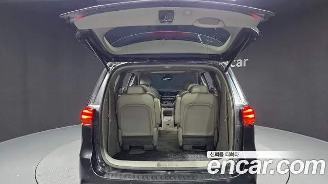 Kia Carnival 2018 thumb 10