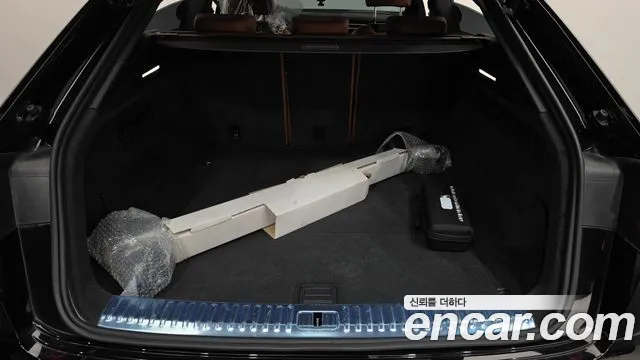 Audi Q8 2021 thumb 8