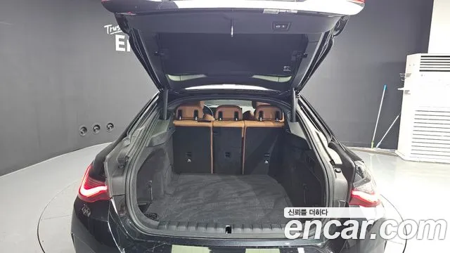 BMW i4 2022 thumb 3