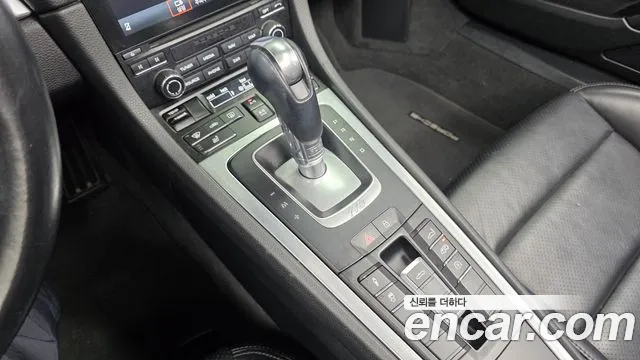 Porsche Cayman 2020 thumb 10