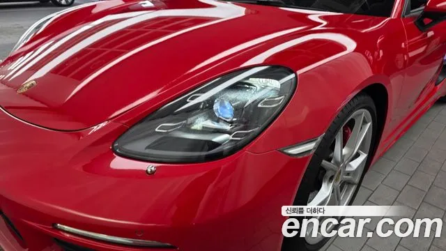 Porsche Cayman 2020 thumb 4
